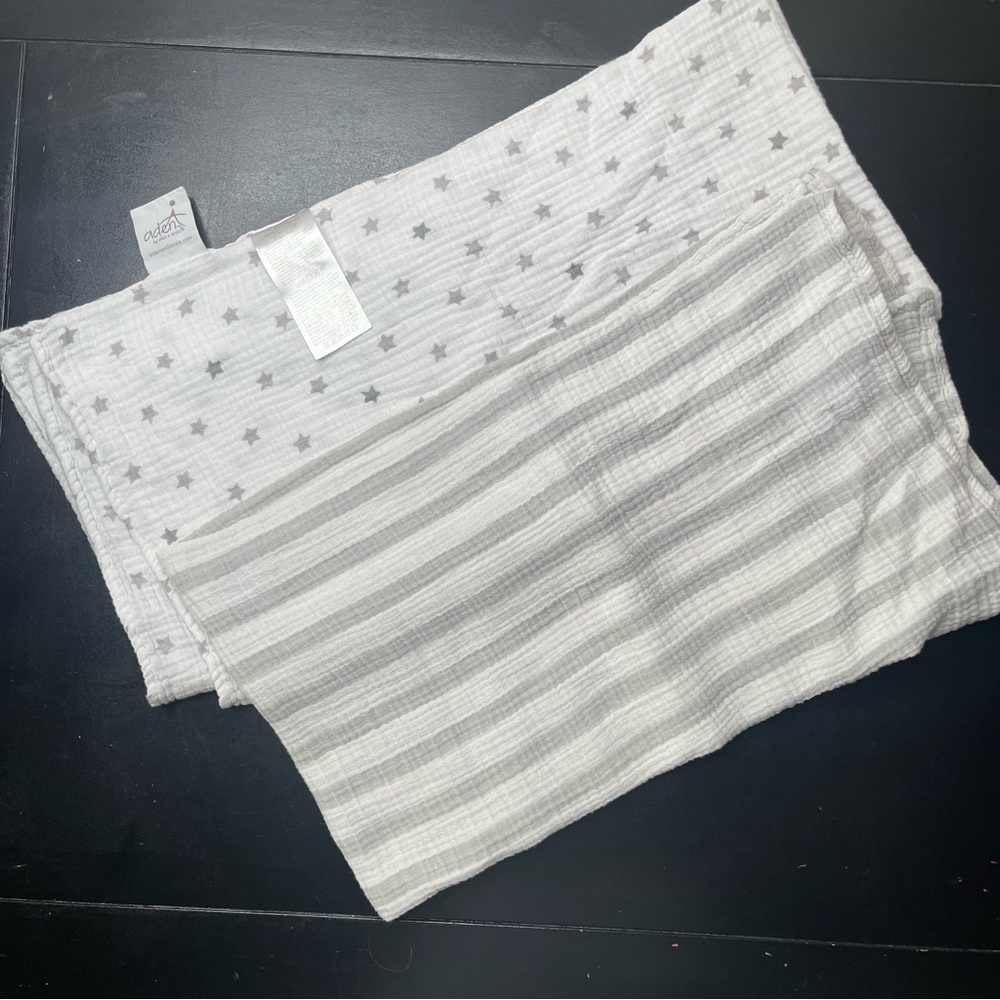 aden + anais Gray Star Baby Blanket set of 2